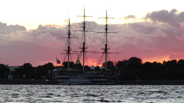 Reply to the post Dawn in Kaliningrad - My, Russia, Saint Petersburg, Sunset, Ship, Sailboat, The photo, Reply to post