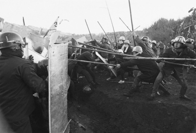 А в Японии протестуют так – или – Дух самураев