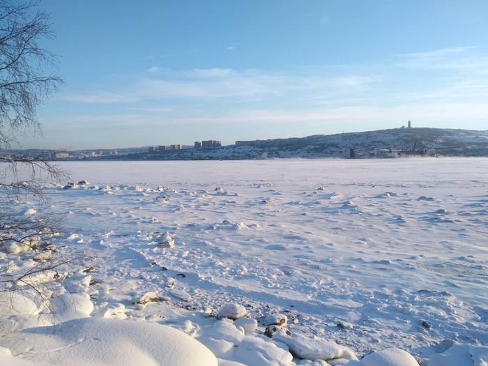 Мурманск. Залив все таки подмерз