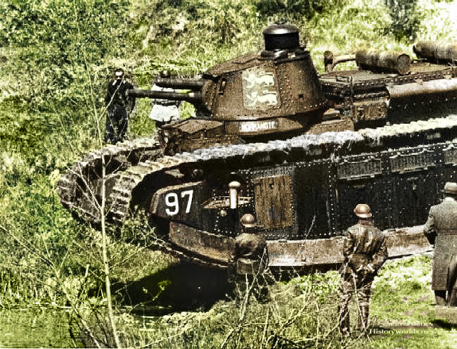 Tank series. Char 2c танки Франции. Танк FCM Char 2c Франция в бою. Самый большой серийный танк. Самая огромный танк Франции.