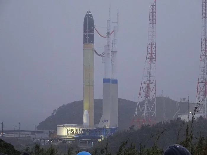 A new heavy-duty launch vehicle has been unveiled in Japan; launch is expected this year. - Japan, Jaxa, H3, Mitsubishi, Cosmonautics, Space, Booster Rocket, Longpost