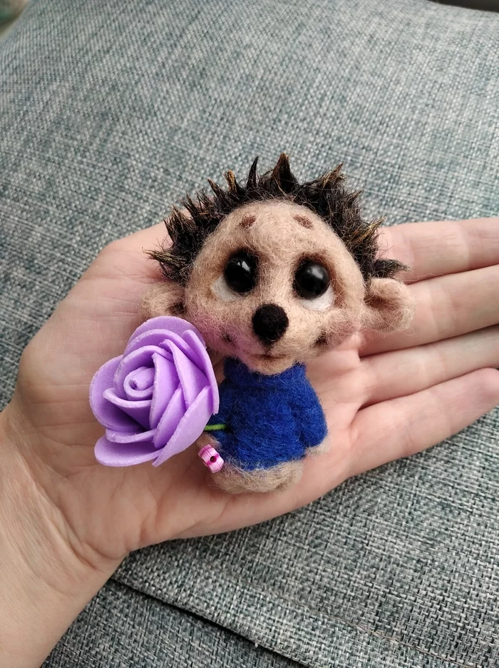 Hedgehog brooch - My, Dry felting, Presents, Hedgehog, Milota, Brooch, Longpost