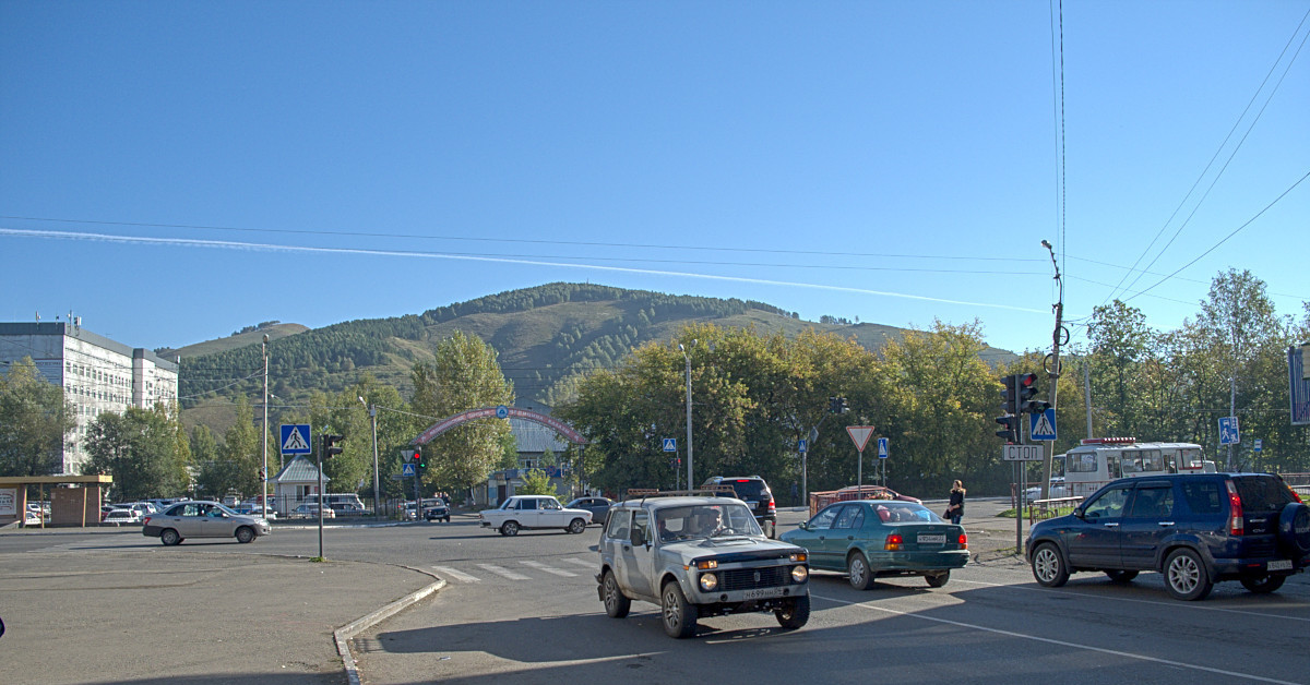 Камеры горно алтайска. Горно-Алтайск летом. Горно Алтайск в сентябре. Горно Алтайск фото.