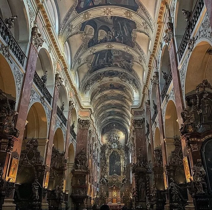 How the Virgin Mary personally grabbed the hand of a night thief in the Church of St. Jacob in Prague - My, Story, Prague, Travels, Art, Magic, Legend, Relaxation, Classic, Czech, Church, Life stories, Thief, Night, Horror, Longpost