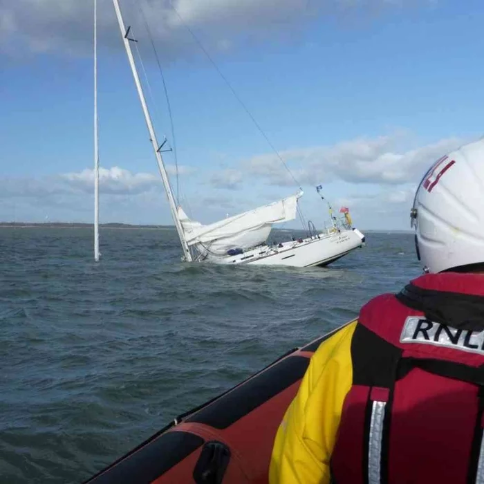 In Valencia, a yacht sank from being overloaded with prostitutes - Longpost, The photo, news, Valencia, Yacht, Bachelor party, Fake news, Humor