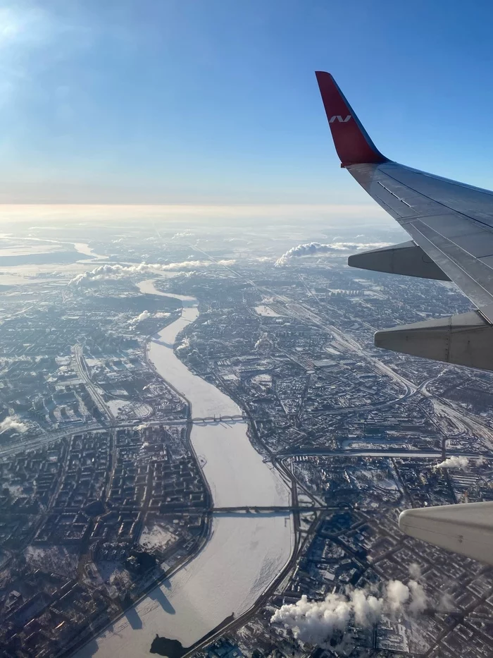 The answer to the post Moscow is visible in the window - My, Saint Petersburg, Landing, Панорама, Airplane, The Gulf of Finland, Reply to post, Longpost