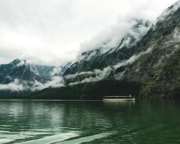 Озеро Koenigssee. Альпы. Бавария - Моё, Германия, Альпы, Озеро, Природа, Туризм, Красота природы, Бавария, Корабль, Фотография, Sony, Поездка, Вода