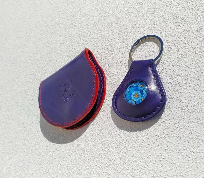 Coin to coin - My, Natural leather, Coinbox, Coin, Leather products, Leather craft, Keychain, Cornflowers, Cabochon, Longpost, Needlework without process