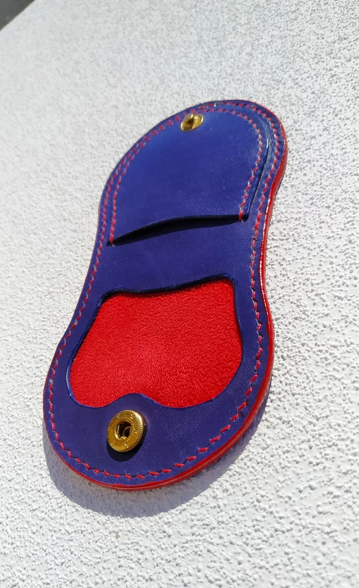 Coin to coin - My, Natural leather, Coinbox, Coin, Leather products, Leather craft, Keychain, Cornflowers, Cabochon, Longpost, Needlework without process