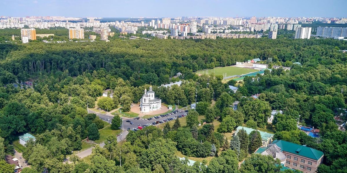 Кузьминки москва. Парк Кузьминки сверху. Усадьба Кузьминки сверху. Парк Кузьминки вид сверху. Усадьба Кузьминки вид сверху.