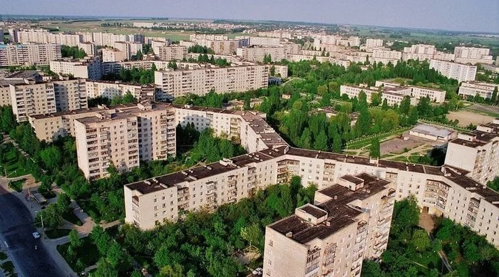 Ответ на пост «35 подъездов, 3708 квартир и огромная парковка вместо двора — добро пожаловать в город-дом, главный человейник всея Руси» Санкт-Петербург, Недвижимость, Квартира, Яндекс Дзен, Кудрово, Многоэтажка, Ленинградская область, Ответ на пост, Длиннопост