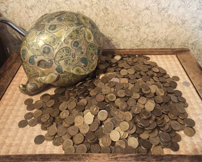 сколько денег в литровой банке по 10 рублей можно накопить