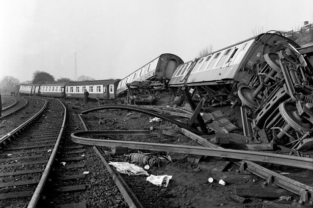 Sunflower as a warning to the driver - Railway, Great Britain, Safety, Locomotive, Video, Longpost