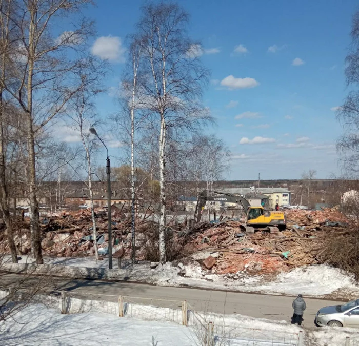 В Вожеге снесли школу, которую обещали отремонтировать - Политика, Негатив, Вологодская область, Школа, Снос, Чиновники, Администрация, Нацболы, Новости, Длиннопост