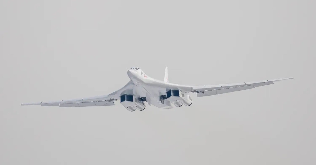 Ту 160 сверхзвуковой самолет вооружение. Белый лебедь самолет ту 160. Ту-160м. Самолет ту 160м. Ту-160м белый лебедь.