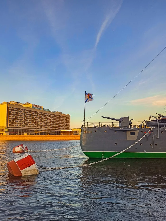 Saint Petersburg - My, The photo, Street photography, Saint Petersburg, Cruiser Aurora, Hotel, Photographer, Neva, Postcard