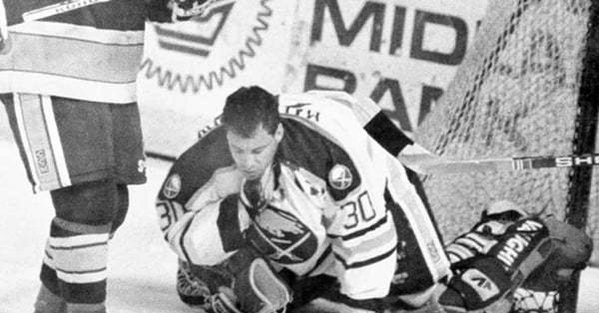 разрезало шею коньком