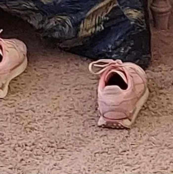 Reply to the post Laughing Shoe - Memes, Boots, It seemed, Strange humor, Pareidolia, Reply to post, Longpost