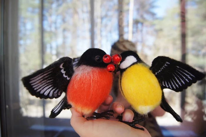 Spring couple - My, With your own hands, Needlework without process, Needlework, Dry felting, Author's toy, Machine embroidery, Bullfinches, Tit, Handmade, Wallow, Wool toy, Presents, Longpost