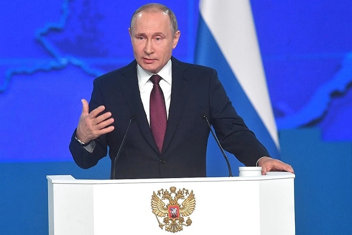 Ожидание послания Путина раскололо элиту