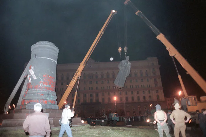 The prosecutor's office declared the demolition of the monument to Dzerzhinsky on Lubyanka illegal - Dzerzhinsky, Lubyanka, Monument, Monument, the USSR, the USSR, Story, Story, Moscow