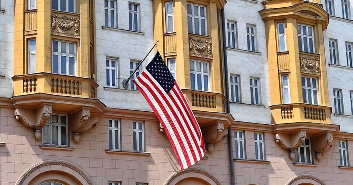 Консульство египта в москве. Посольство США В Москве. Здание посольства США В Москве.