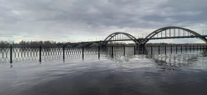 Rybinsk, embankment. - My, Rybinsk, Volga river, Flood, Embankment, Under the water, Longpost, Mobile photography