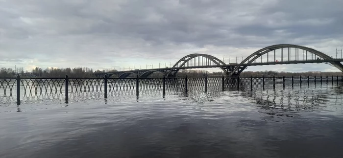 Rybinsk, embankment. 05/01/2021 - My, Rybinsk, Volga river, Flood, Embankment, Under the water, Longpost, Mobile photography