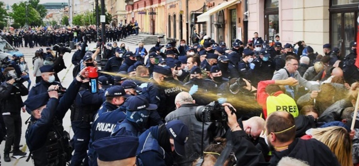 Демократия свобода слова. Митинг в Варшаве. Протесты в Польше 2022.