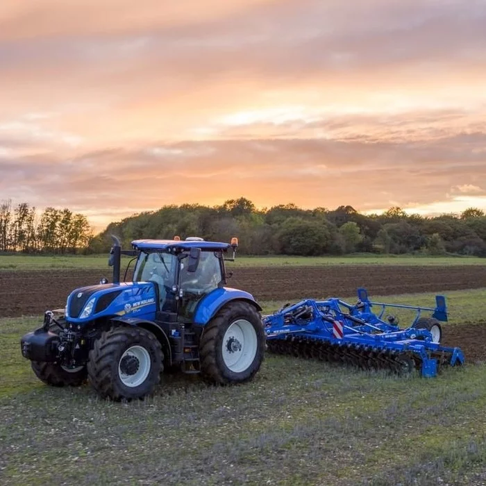 If you think that the new NewHolland disc harrow is very similar to the Tzar from Gaspardo, then don't you think... - Agroscout360, Newholland, Harrow, Agricultural machinery, Сельское хозяйство, Plant growing, Video, Longpost