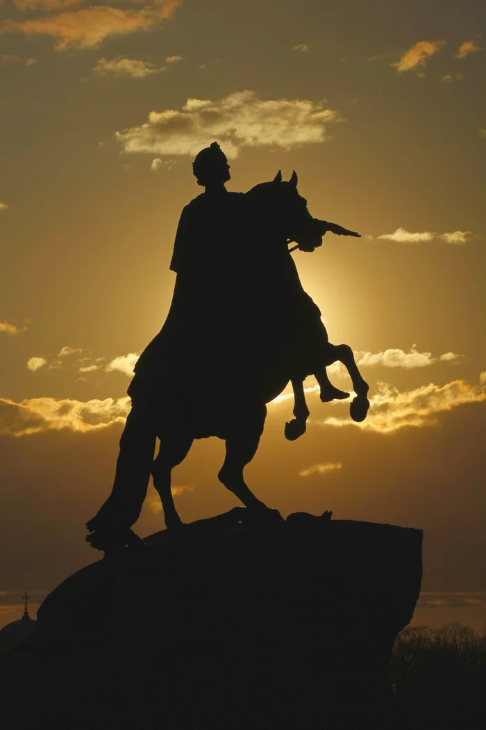 The Bronze Horseman and the Sun - My, The photo, Monument, Peter I, Bronze Horseman, Saint Petersburg, The sun, Sunset, Silhouette, Longpost