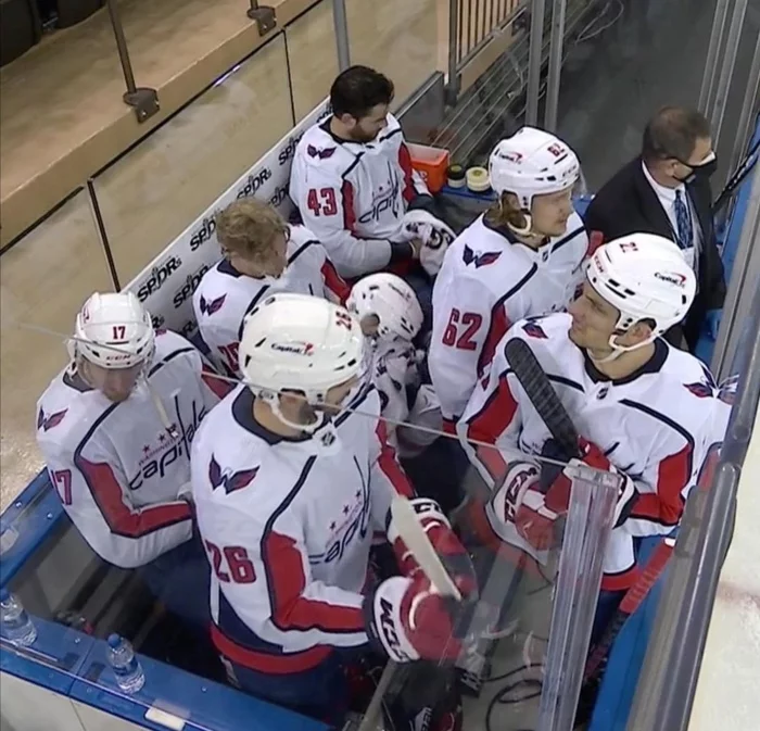 Violation of social distance in the penalty box)) - Hockey, Nhl, Washington Capitals, New York Rangers, Video