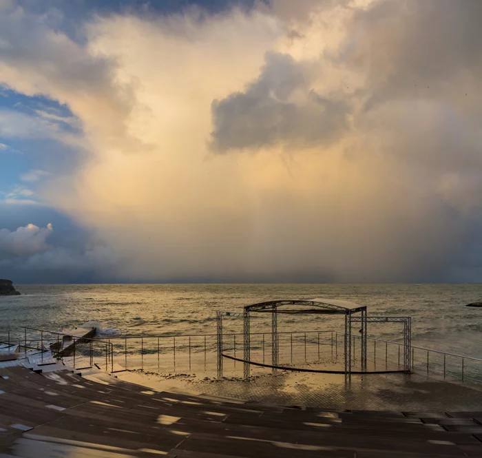 Winter sunset on the beach - My, Crimea, The photo, Beach, Sunset, Sevastopol, Off-season, Clouds, Sea, Longpost