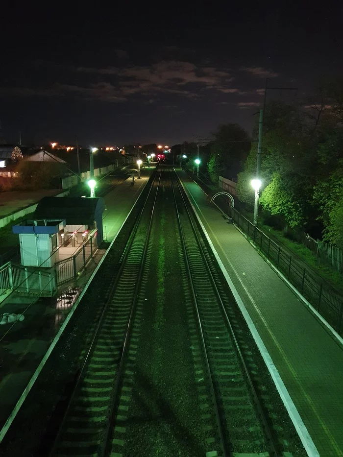 into the distance - My, The photo, Night, Rails, Railway station, Platform, Path, Somewhere, Long away