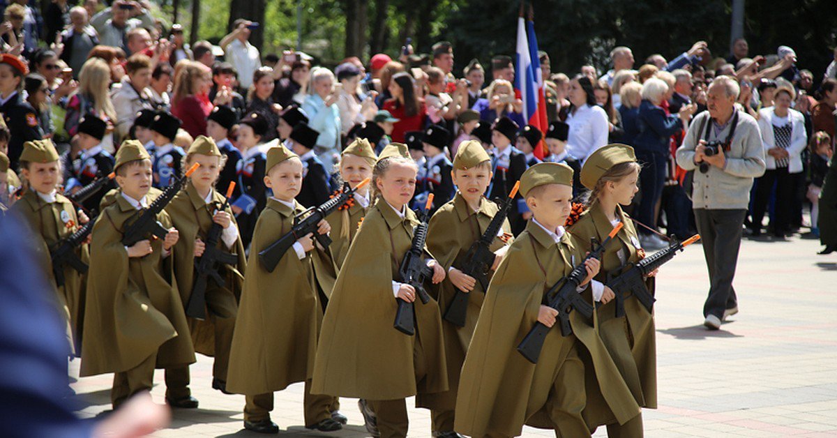 Школьники на 9 мая фото