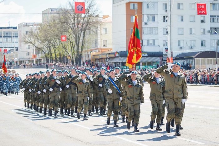 Надпись на машине можем повторить. Смотреть фото Надпись на машине можем повторить. Смотреть картинку Надпись на машине можем повторить. Картинка про Надпись на машине можем повторить. Фото Надпись на машине можем повторить