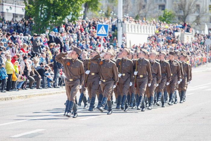 Надпись на машине можем повторить. Смотреть фото Надпись на машине можем повторить. Смотреть картинку Надпись на машине можем повторить. Картинка про Надпись на машине можем повторить. Фото Надпись на машине можем повторить