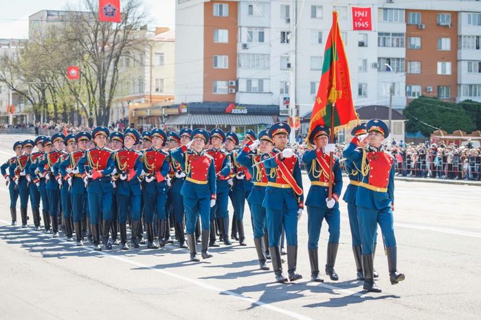 Надпись на машине можем повторить. Смотреть фото Надпись на машине можем повторить. Смотреть картинку Надпись на машине можем повторить. Картинка про Надпись на машине можем повторить. Фото Надпись на машине можем повторить