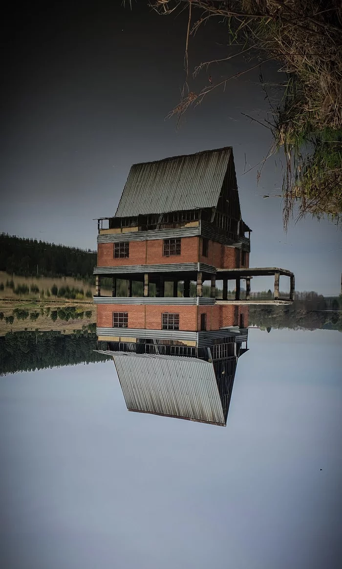 House on the water - My, Mobile photography, House, River, Reflection, House on the water, Nature, Sverdlovsk region