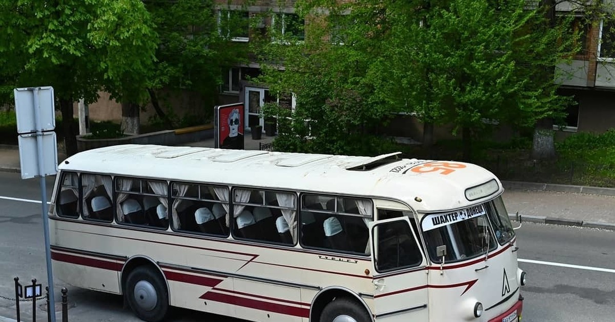 Donetsk Shakhtar moved to a retro bus - 