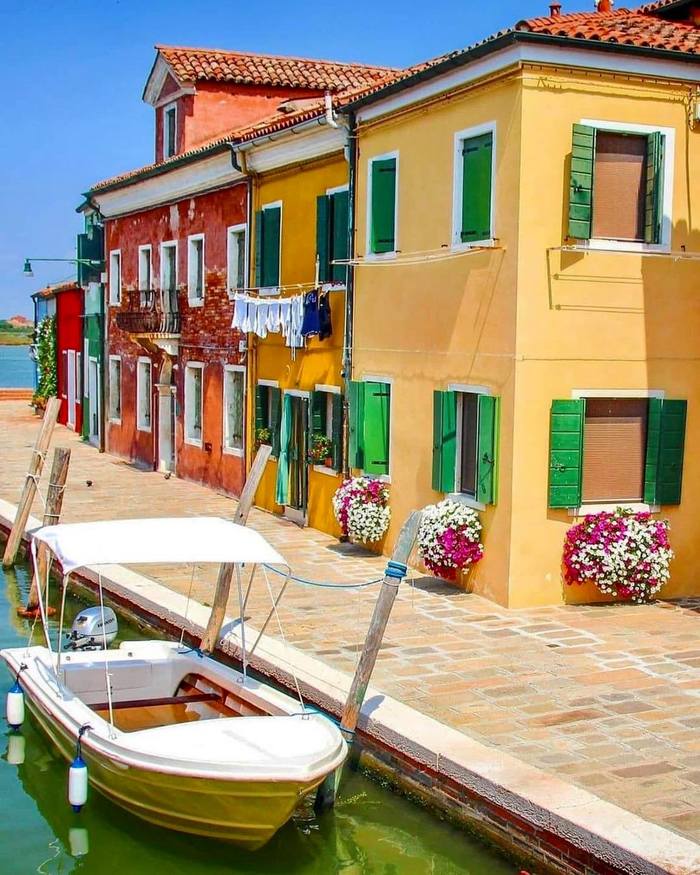 Burano is an island in northern Italy - Burano, Italy, The photo