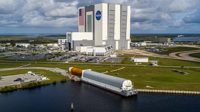 Photo gallery of the day: NASA's super-heavy rocket arrives in Florida for the Artemis 1 lunar mission - news, NASA, Booster Rocket, Lunar program, Longpost