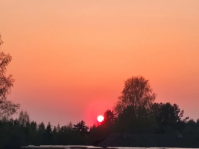 red sun - My, Mobile photography, Sunset, No filters