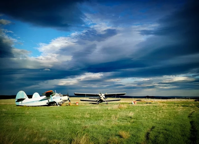 Not an aircraft cemetery, but an operating airfield - My, Urbanphoto, Urbanslucaj, Abandoned, Longpost, The photo