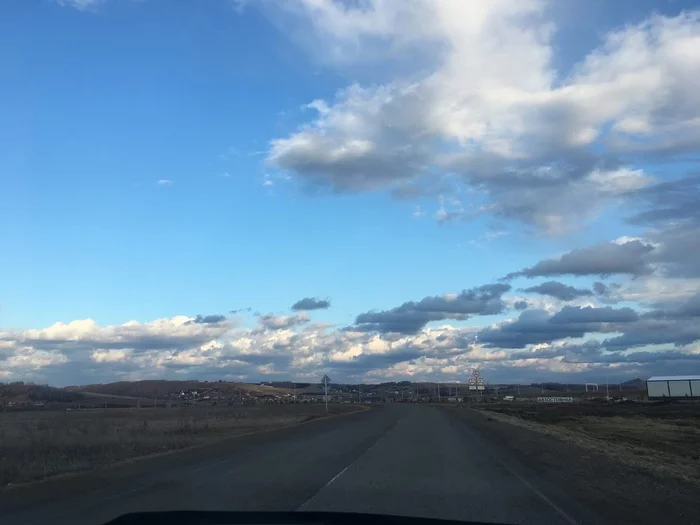 I share with you the spring sky in Krasnoyarsk - My, Spring, Krasnoyarsk, Snowdrops flowers, Sky, World view, The photo, Longpost, Dream herb