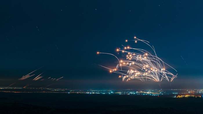 Rockets vs Iron Dome - Rocket, Iron Dome, Israeli-Palestinian conflict, The photo, Arab-Israeli Wars