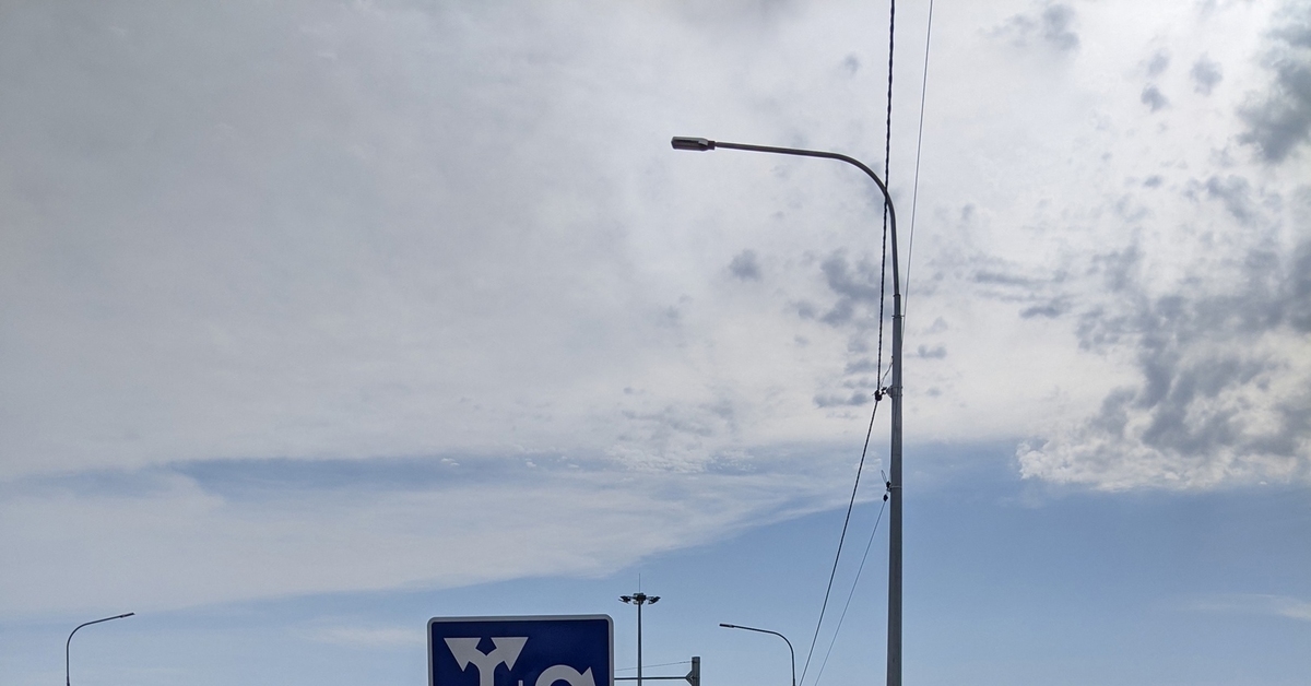 In Sevastopol, they invent their own traffic rules for driving around the roundabout 0_o - Traffic rules, Sevastopol, Road sign, New items