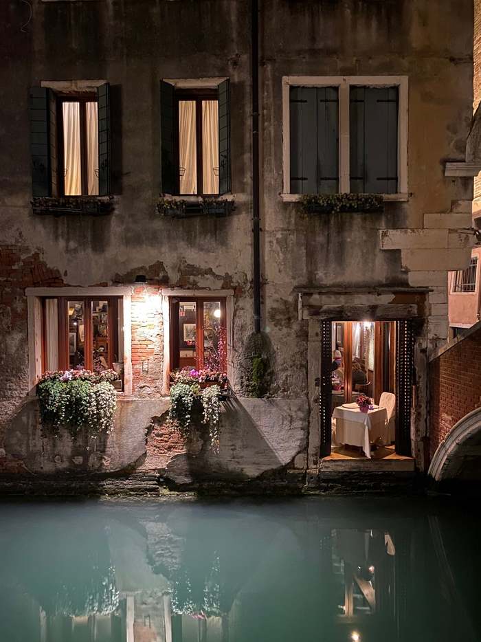 restaurant - Italy, Venice, A restaurant, The photo