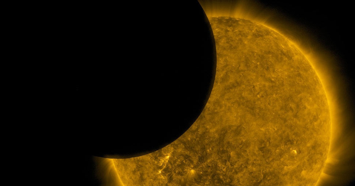 Транзит луна солнце. Снимки солнца. Транзит Луны по диску солнца. Меркурий и солнце. Солнечный диск.