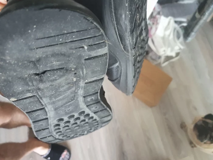 Response to the post “How I exercised my legal right and got my money back!” - My, Rights, Purchase, Shoes, Refund, Longpost, Consumer rights Protection, Reply to post, Manufacturing defect